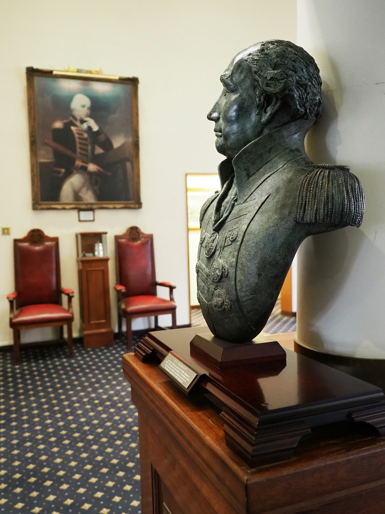 The bust with the Collingwood tankard and portrait